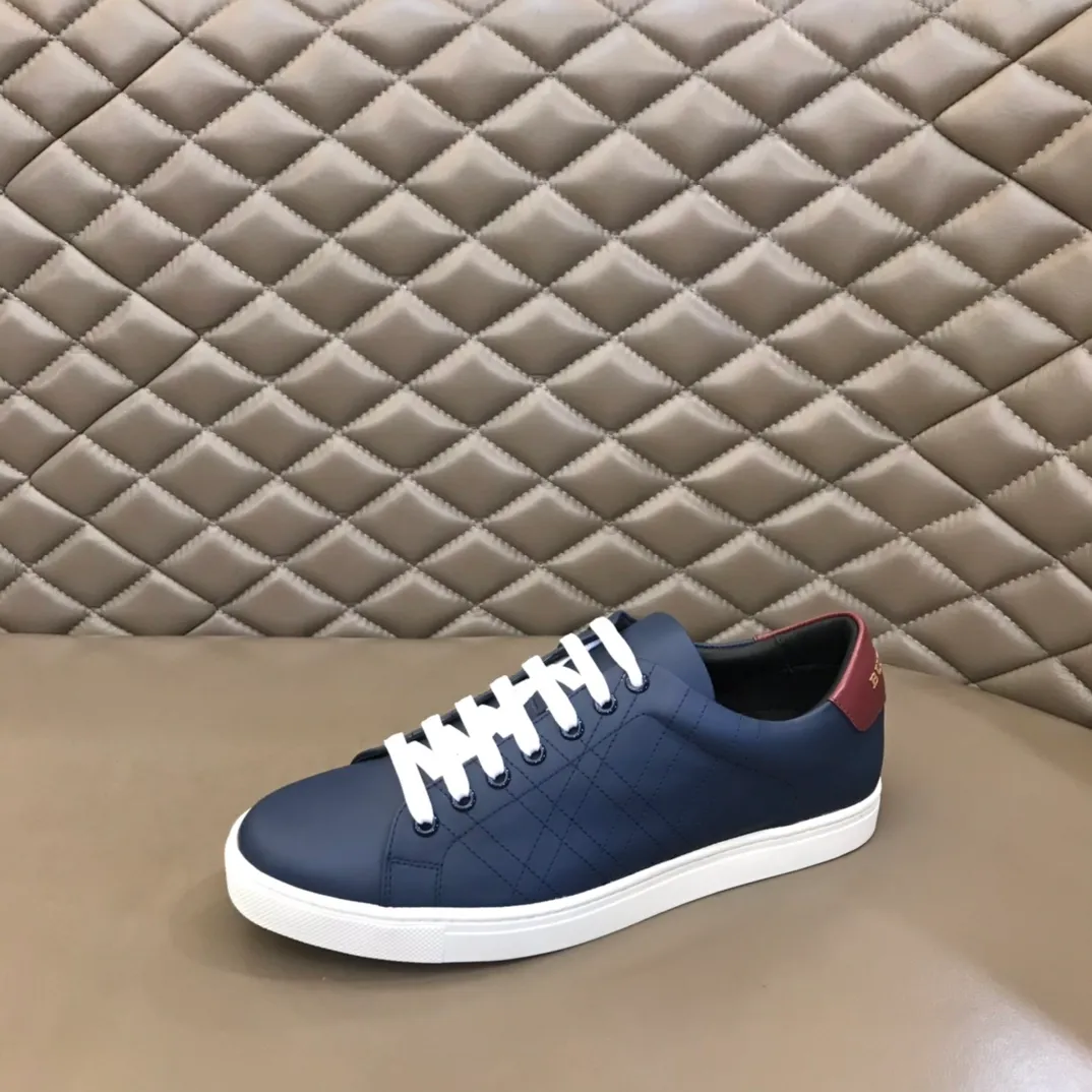 ¥380 B’s men’s classic low-top sneakers are reinterpreted in Vintage plaid cotton and cowhide materials, decorated with a new brand logo. First-grain cowhide lining, embossed Burberry lettering logo on the heel, original outsole! 38-45